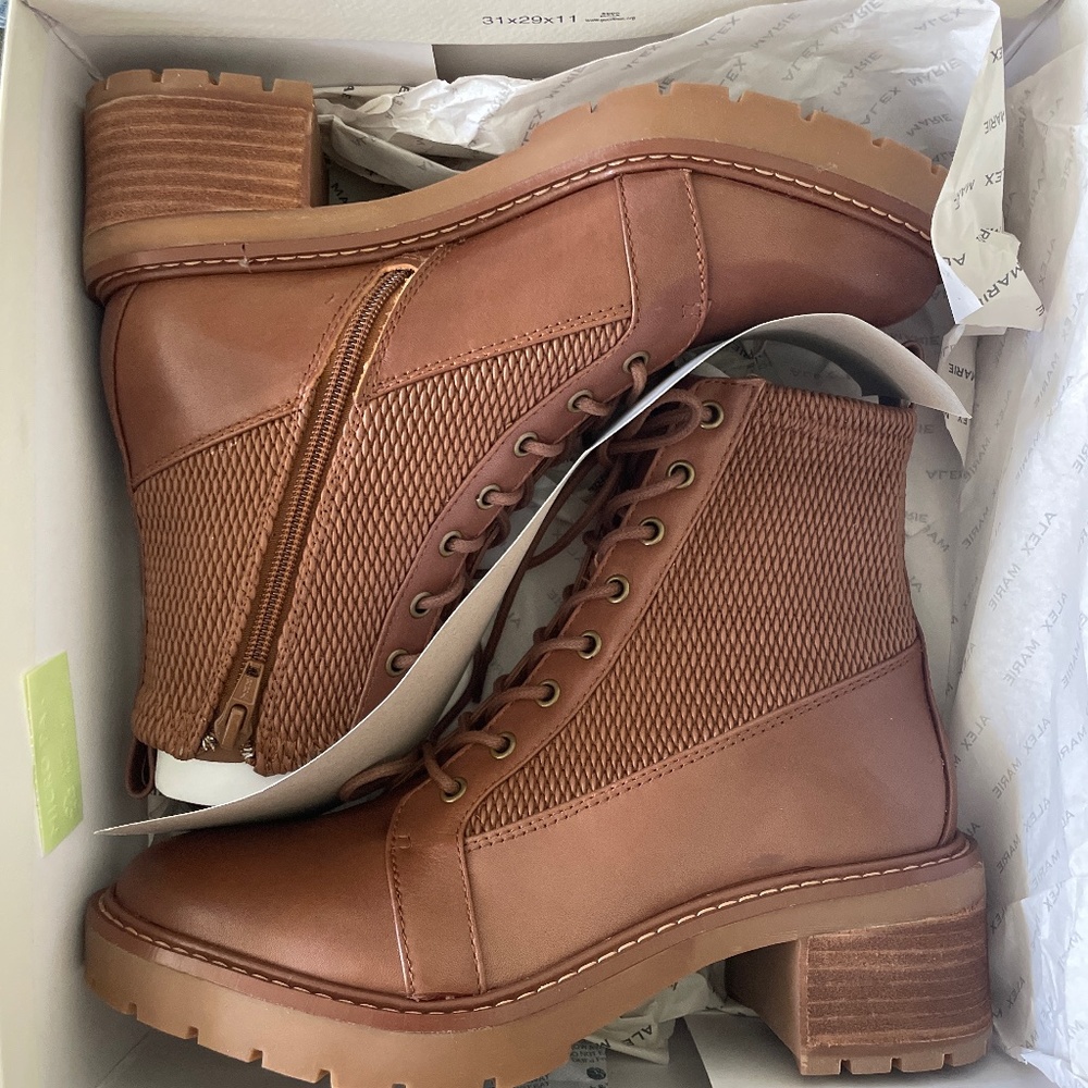 Alex Marie Avelli women’s size 8 medium combat boots